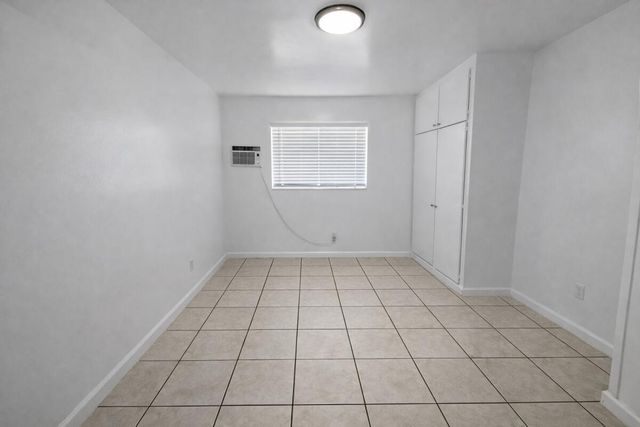 1329 NE 17th Avenue 3, Fort Lauderdale, FL 33304