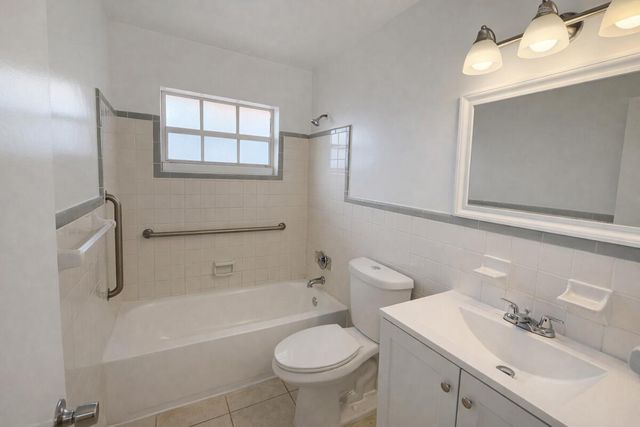 1329 NE 17th Avenue 3, Fort Lauderdale, FL 33304