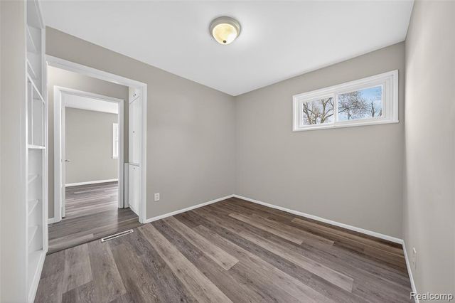 5357 Sashabaw Road, Clarkston, MI 48346