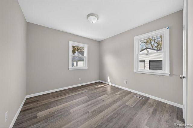 5357 Sashabaw Road, Clarkston, MI 48346