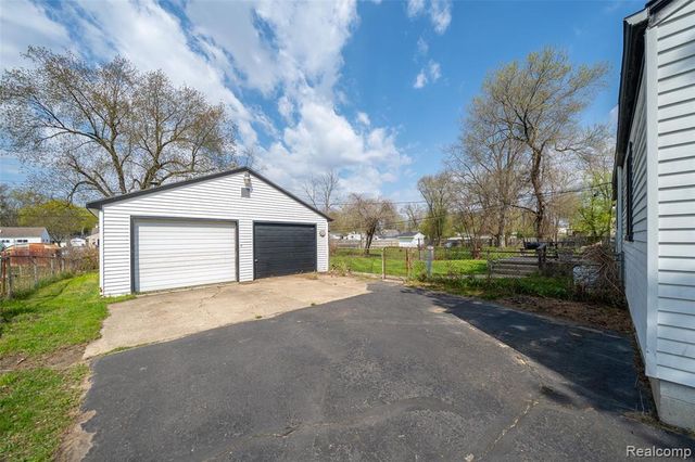 5357 Sashabaw Road, Clarkston, MI 48346