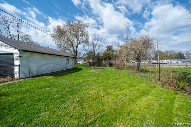 5357 Sashabaw Road, Clarkston, MI 48346