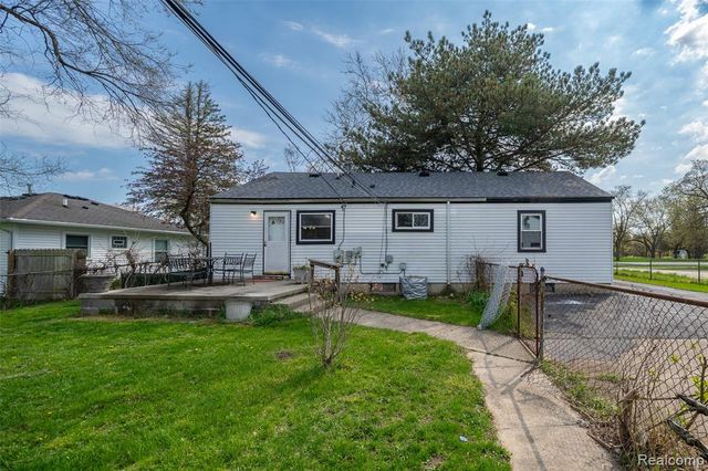 5357 Sashabaw Road, Clarkston, MI 48346