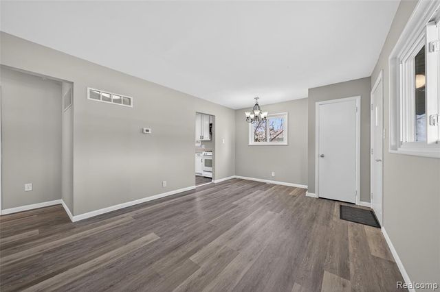 5357 Sashabaw Road, Clarkston, MI 48346