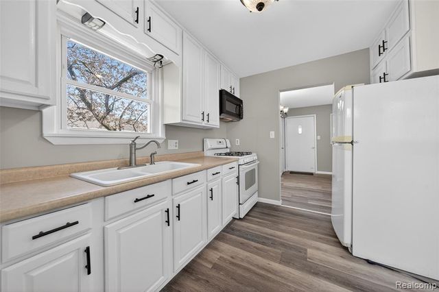 5357 Sashabaw Road, Clarkston, MI 48346