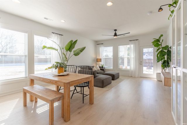 9998 Monte Way, Newburgh, IN 47630