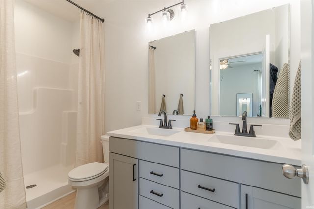 9998 Monte Way, Newburgh, IN 47630