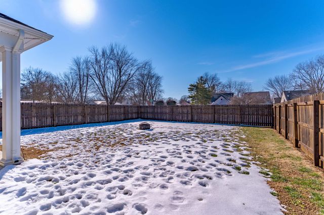 9998 Monte Way, Newburgh, IN 47630