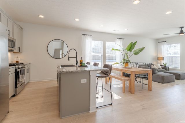 9998 Monte Way, Newburgh, IN 47630