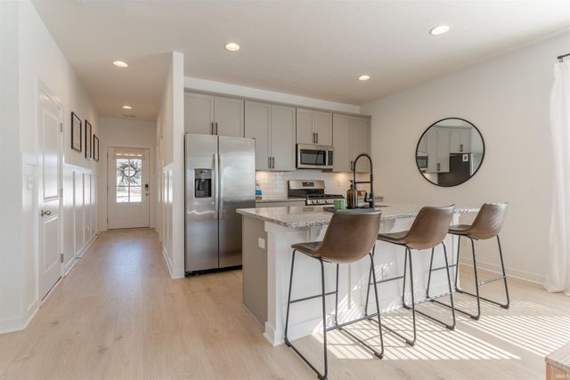 9998 Monte Way, Newburgh, IN 47630