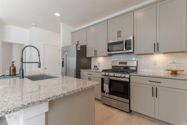 9998 Monte Way, Newburgh, IN 47630