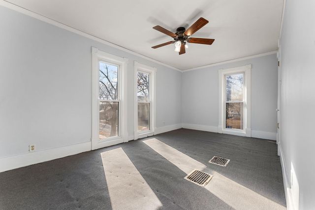 557 W Chicago Street, Valparaiso, IN 46385