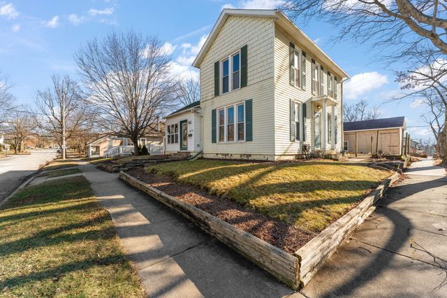 557 W Chicago Street, Valparaiso, IN 46385