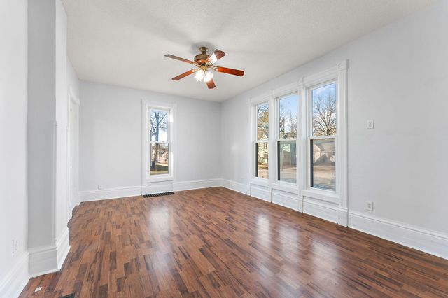 557 W Chicago Street, Valparaiso, IN 46385