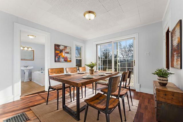 557 W Chicago Street, Valparaiso, IN 46385