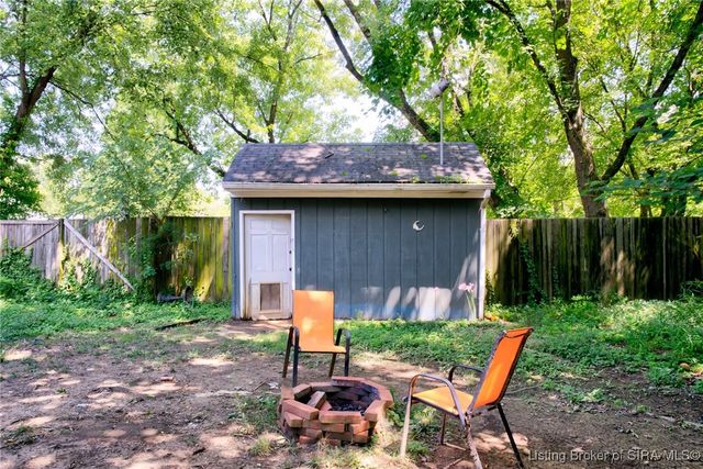 306 Country Club Drive, New Albany, IN 47150