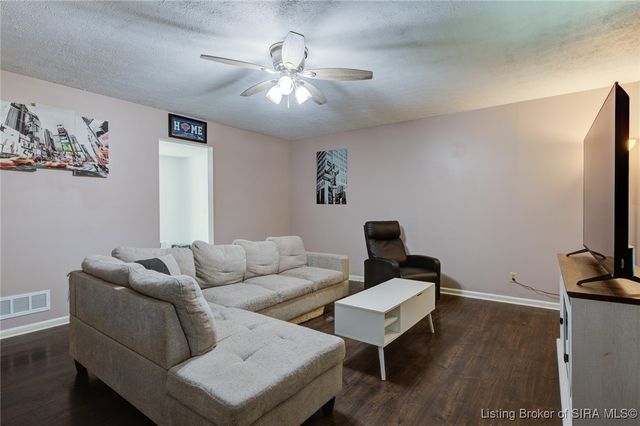 306 Country Club Drive, New Albany, IN 47150