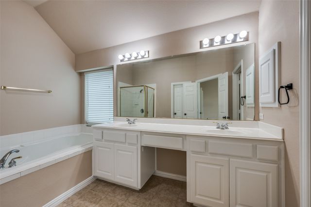 2308 Bear Run Road, Arlington, TX 76001