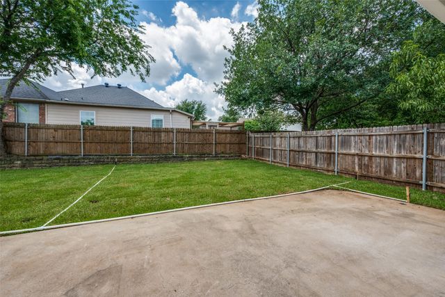 2308 Bear Run Road, Arlington, TX 76001