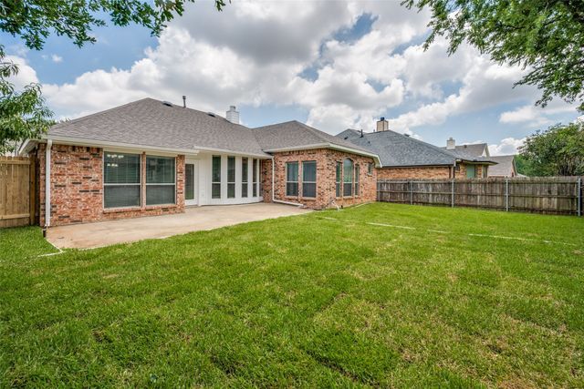 2308 Bear Run Road, Arlington, TX 76001