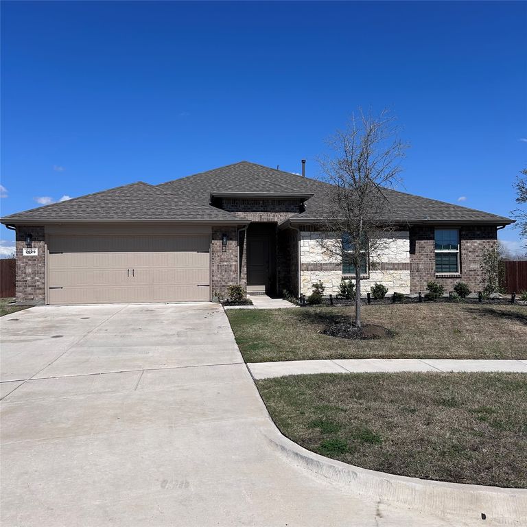 2029 Greenfield Drive, Cedar Hill, TX 75104