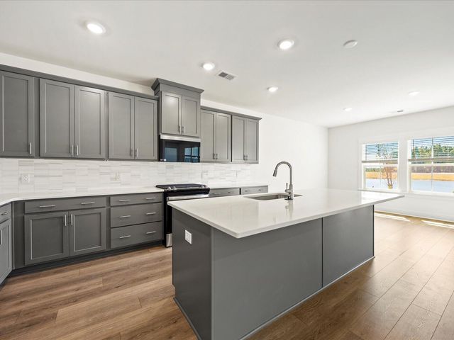 402 Radiant Blue Way, Summerville, SC 29486