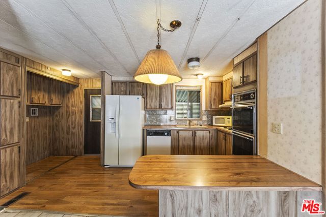 6545 Wilbur Avenue 18, Reseda, CA 91335