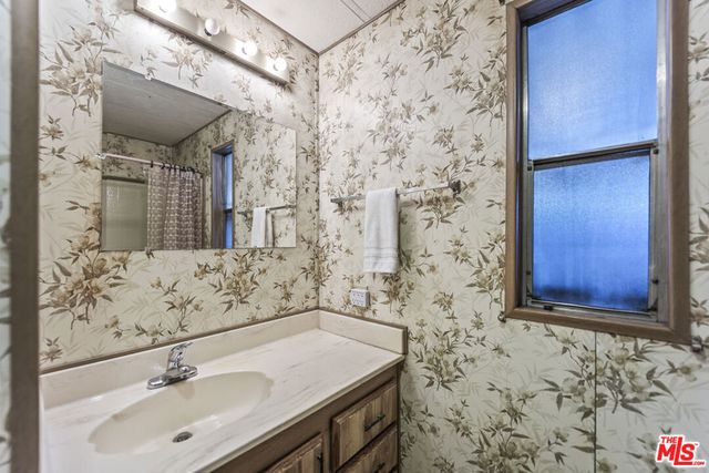 6545 Wilbur Avenue 18, Reseda, CA 91335