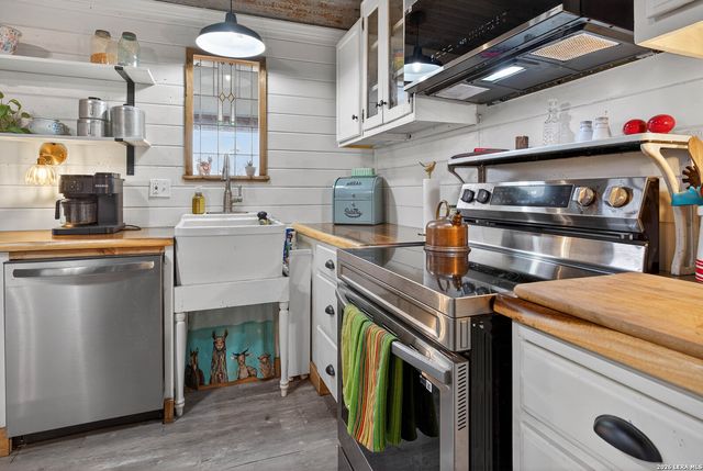 405 Coughran, Pleasanton, TX 78064