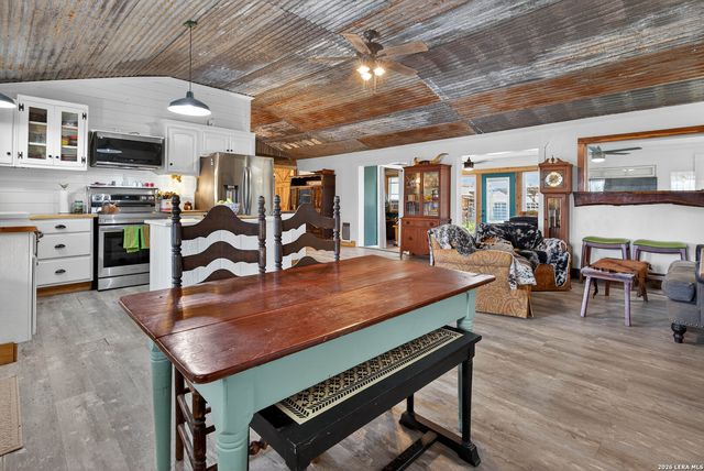 405 Coughran, Pleasanton, TX 78064