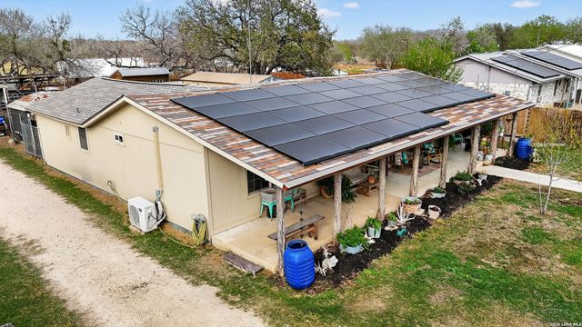 405 Coughran, Pleasanton, TX 78064