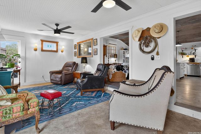 405 Coughran, Pleasanton, TX 78064