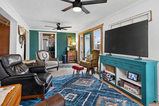 405 Coughran, Pleasanton, TX 78064