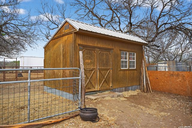 405 Coughran, Pleasanton, TX 78064