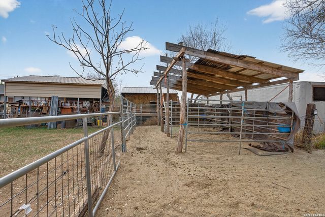 405 Coughran, Pleasanton, TX 78064