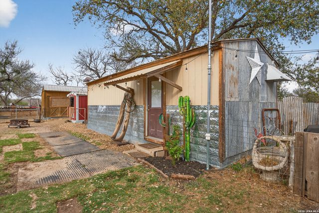 405 Coughran, Pleasanton, TX 78064