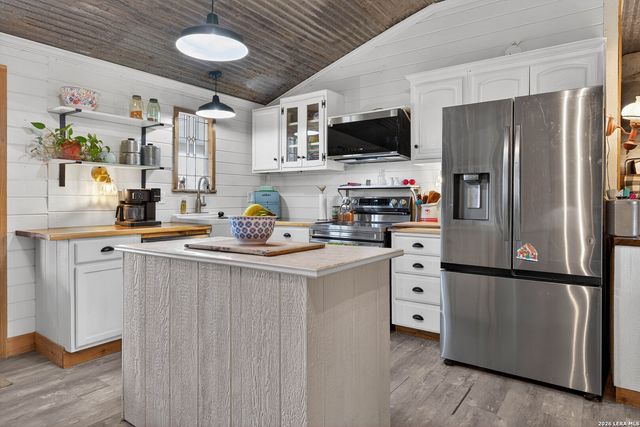 405 Coughran, Pleasanton, TX 78064