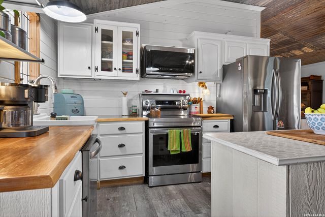 405 Coughran, Pleasanton, TX 78064