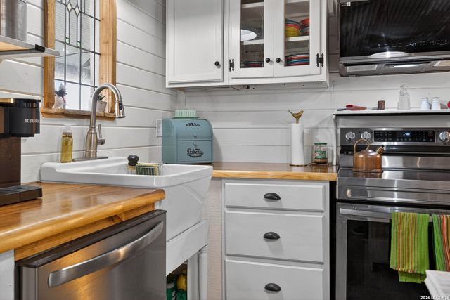 405 Coughran, Pleasanton, TX 78064