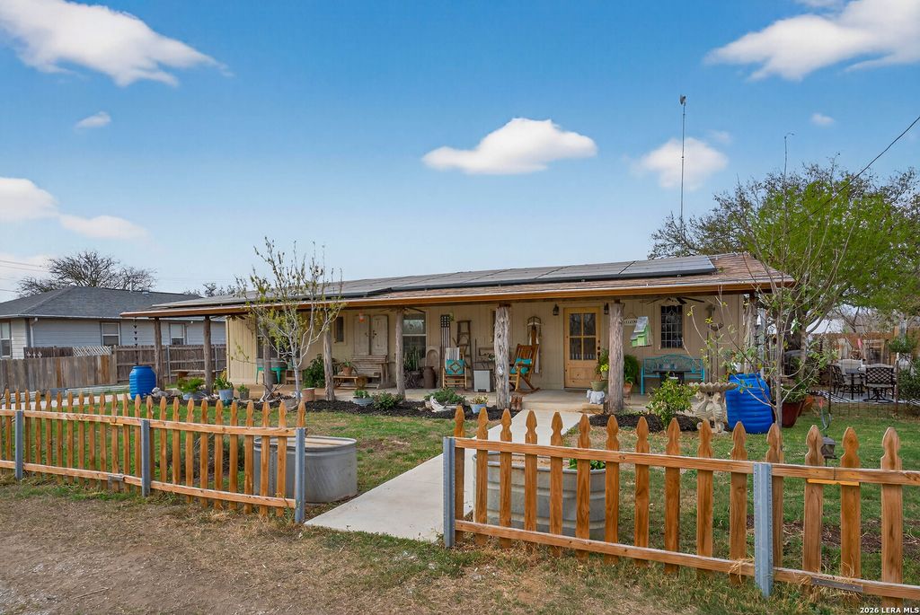 405 Coughran, Pleasanton, TX 78064