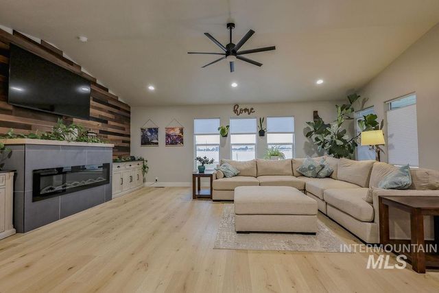 2299 E 4078 N, Filer, ID 83328