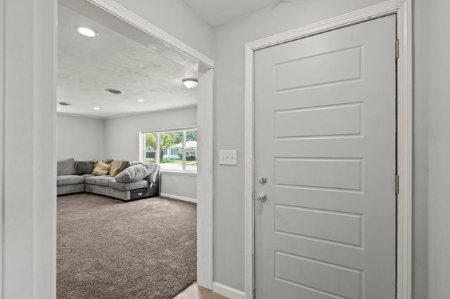 442 S JENKINS ST, Centralia, MO 65240