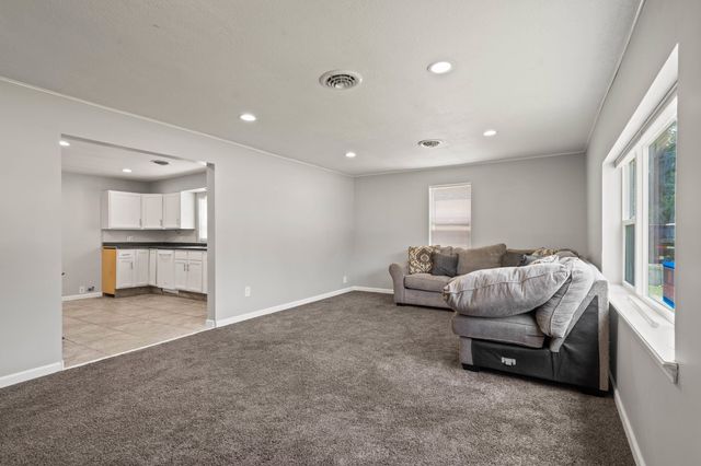 442 S JENKINS ST, Centralia, MO 65240