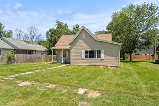 442 S JENKINS ST, Centralia, MO 65240