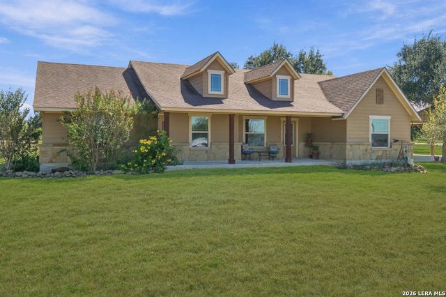 3690 RAKOWITZ RD, Adkins, TX 78101