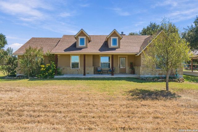 3690 RAKOWITZ RD, Adkins, TX 78101