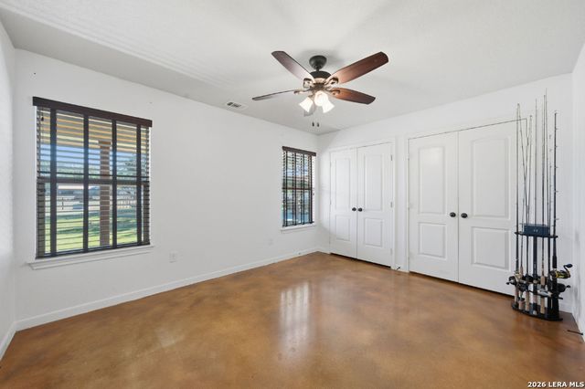 3690 RAKOWITZ RD, Adkins, TX 78101