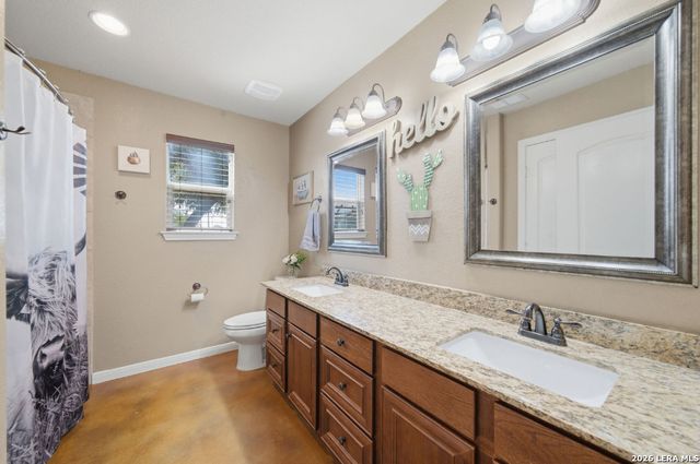 3690 RAKOWITZ RD, Adkins, TX 78101