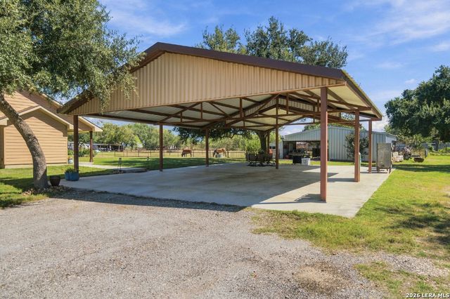 3690 RAKOWITZ RD, Adkins, TX 78101