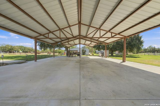 3690 RAKOWITZ RD, Adkins, TX 78101